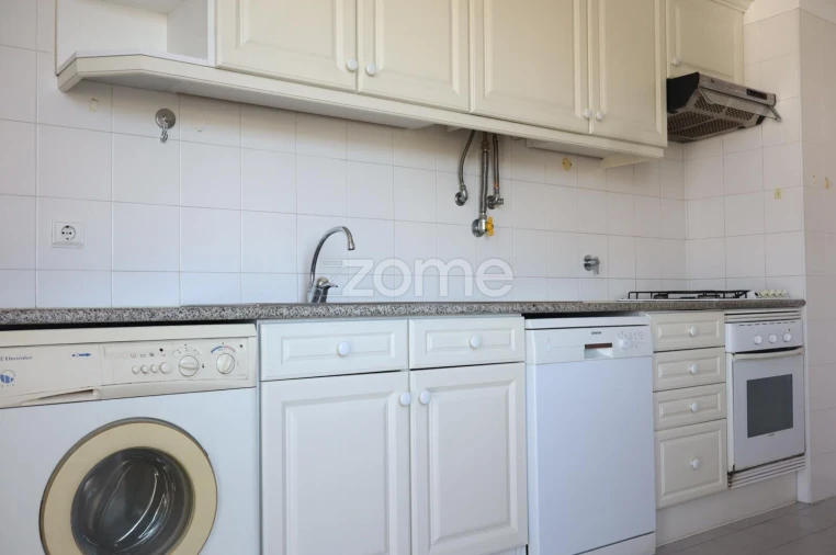 Apartamento T2 para Arrendamento em Olivais Foto 13