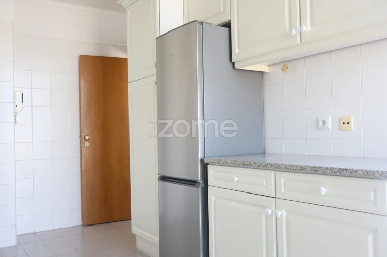 Apartamento T2 para Arrendamento em Olivais Foto 12
