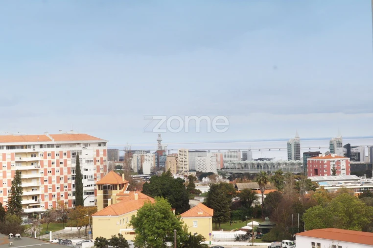 Apartamento T2 para Arrendamento em Olivais Foto 1