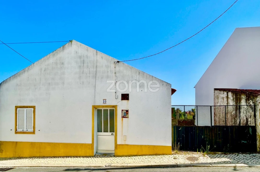 Moradia T2 para Venda em Santiago do Cacém, Santa Cruz e São Bartolomeu da Serra Foto 1