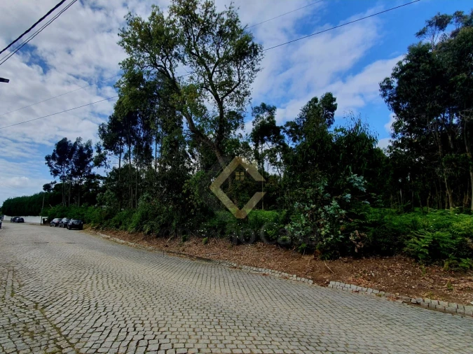 Terreno para Venda em Arcozelo Foto 2