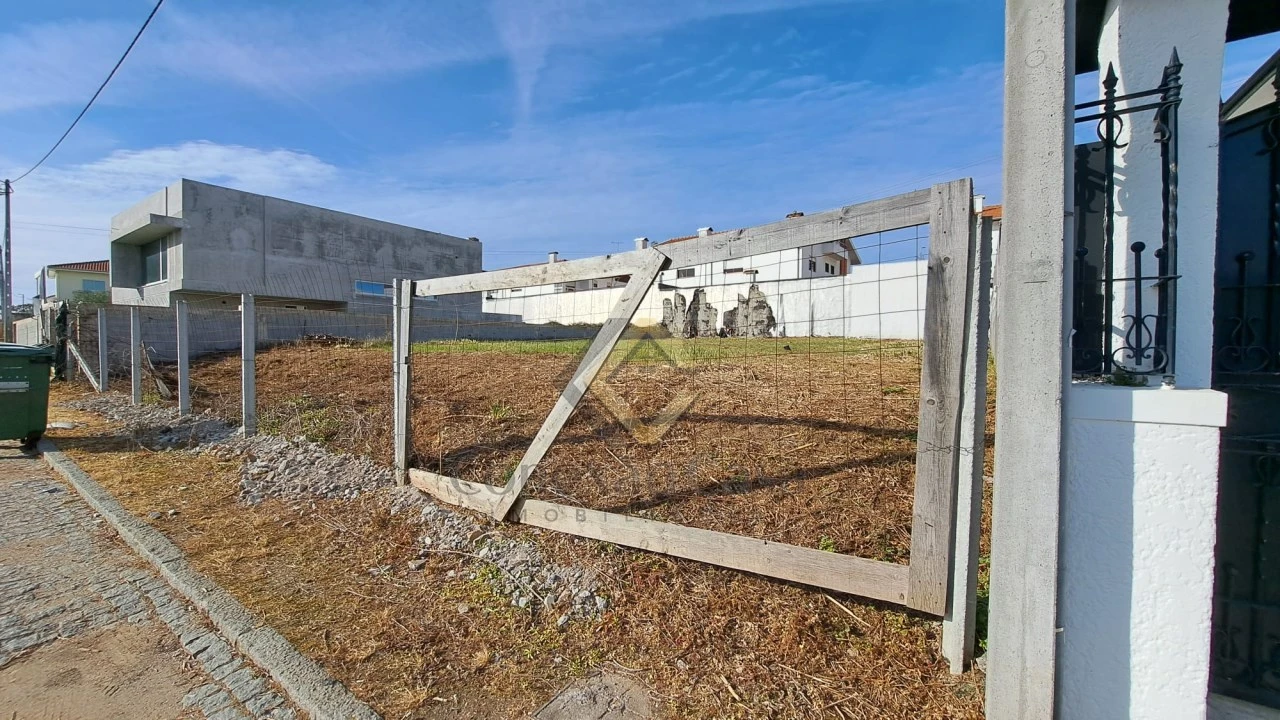 Terreno para Venda em Serzedo e Perosinho Foto 2