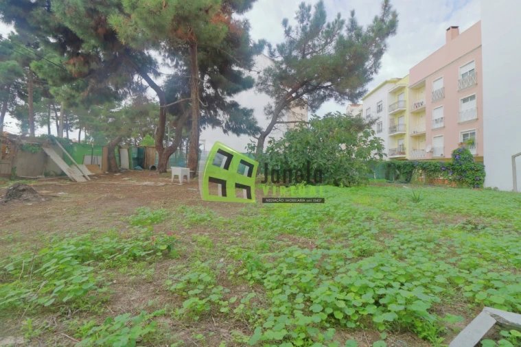 Terreno para Venda em Quinta do Conde Foto 1