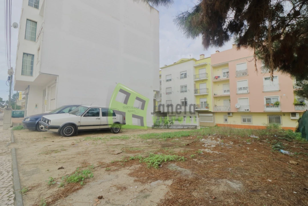 Terreno para Venda em Quinta do Conde Foto 1