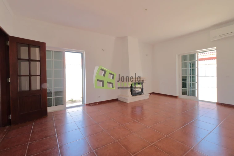 Moradia T4 para Venda em Quinta do Anjo Foto 5