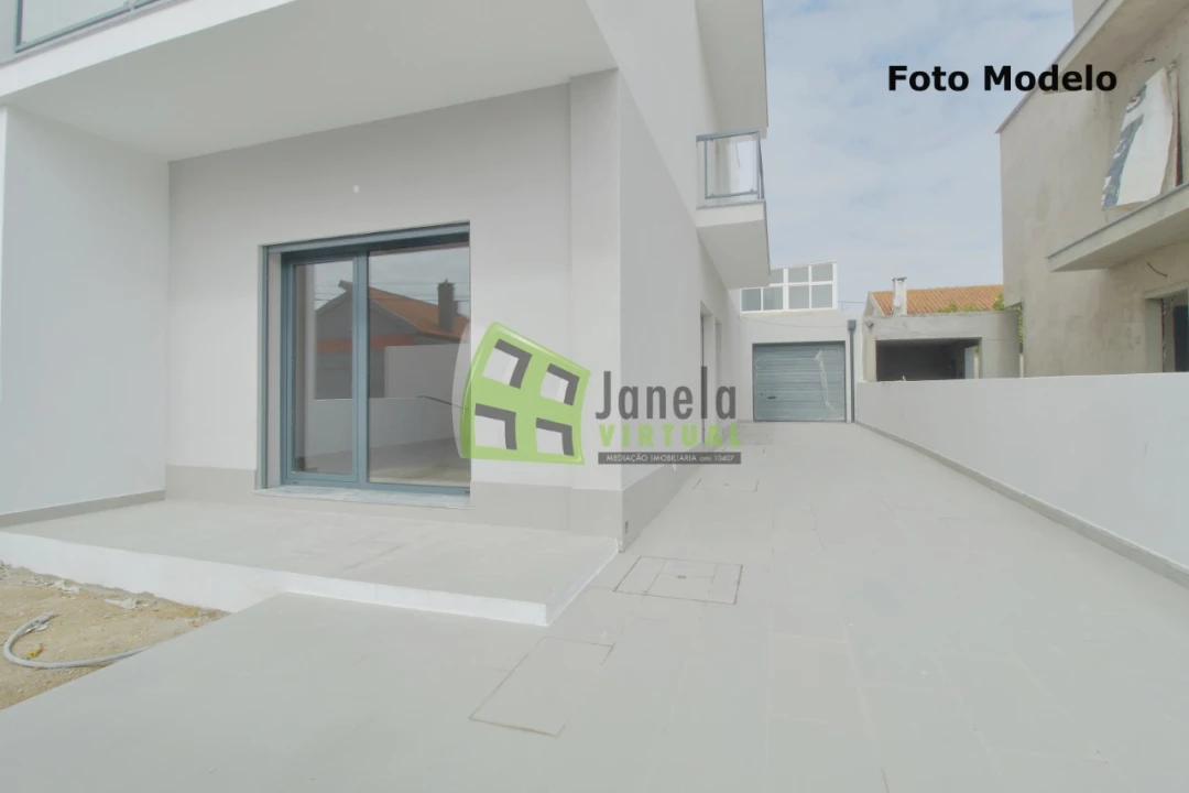 Moradia T3 para Venda em Quinta do Conde Foto 1
