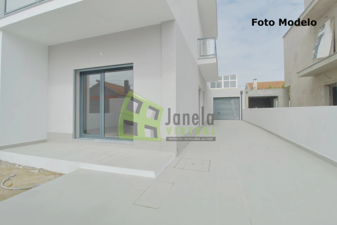 Moradia T3 para Venda em Quinta do Conde Foto 1