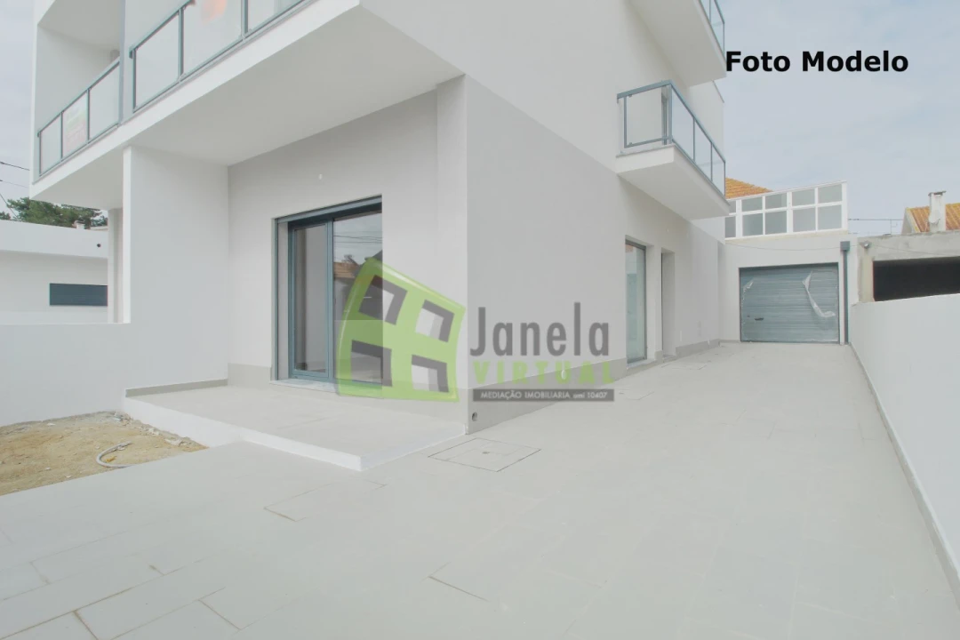 Moradia T3 para Venda em Quinta do Conde Foto 2