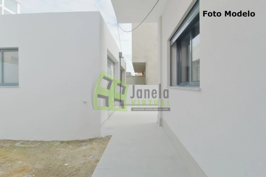 Moradia T3 para Venda em Quinta do Conde Foto 4