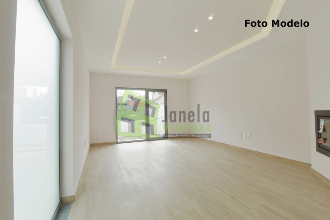Moradia T3 para Venda em Quinta do Conde Foto 6