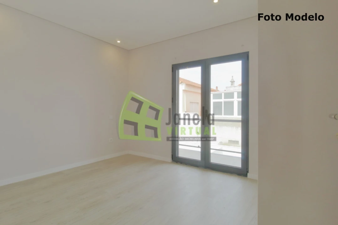 Moradia T3 para Venda em Quinta do Conde Foto 13