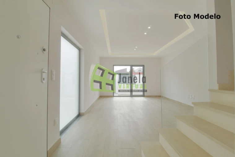 Moradia T3 para Venda em Quinta do Conde Foto 7