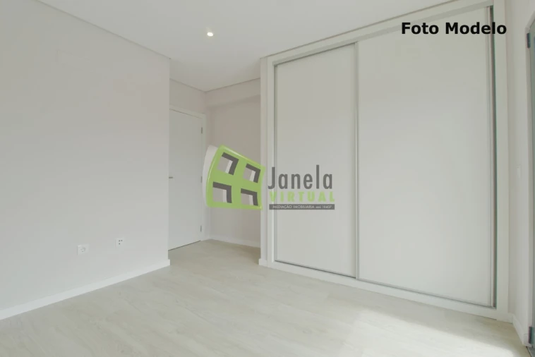 Moradia T3 para Venda em Quinta do Conde Foto 11