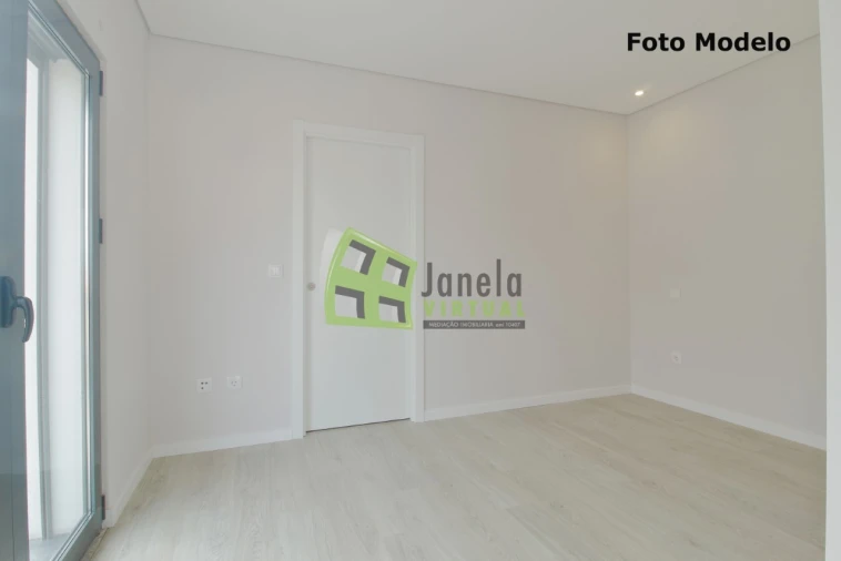 Moradia T3 para Venda em Quinta do Conde Foto 14
