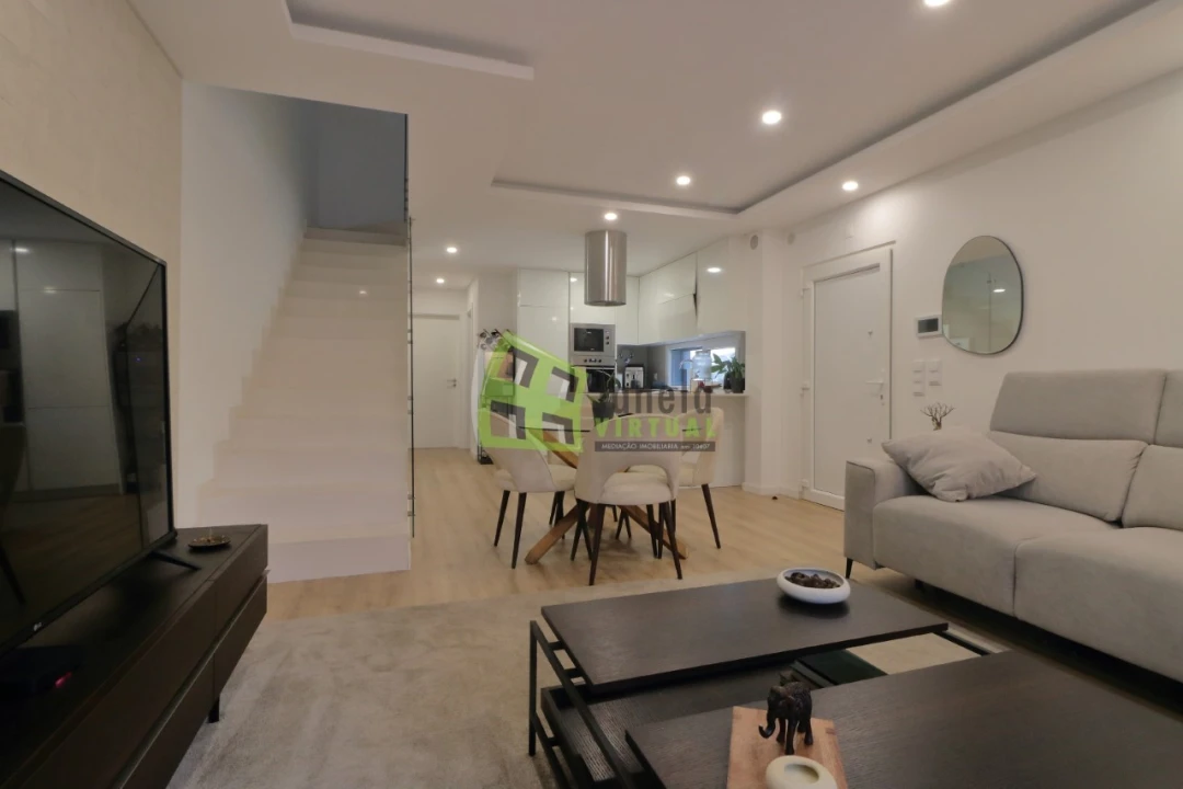 Moradia T3 para Venda em Fernao Ferro Foto 3