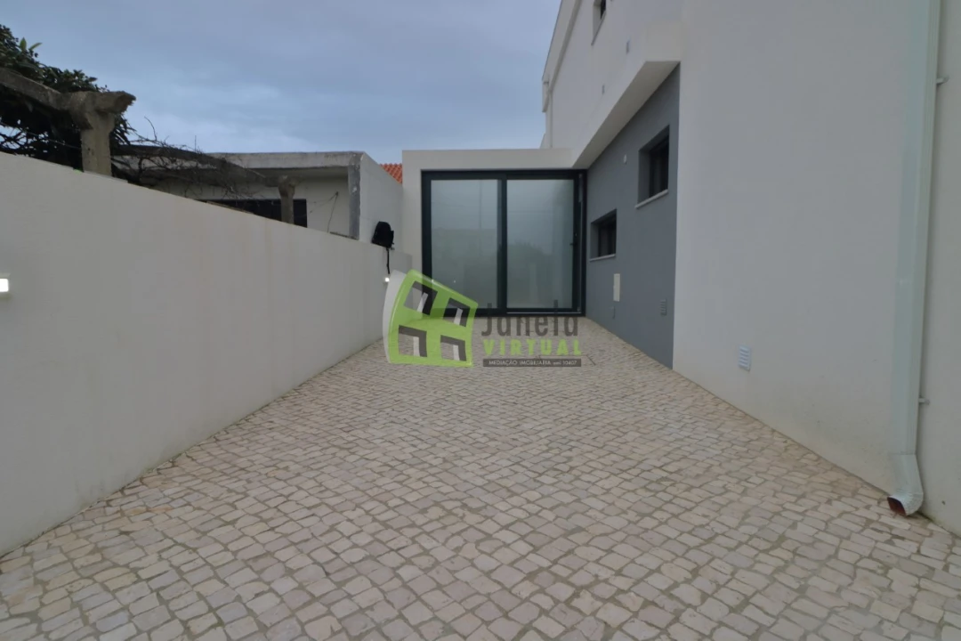 Moradia T3 para Venda em Fernao Ferro Foto 16