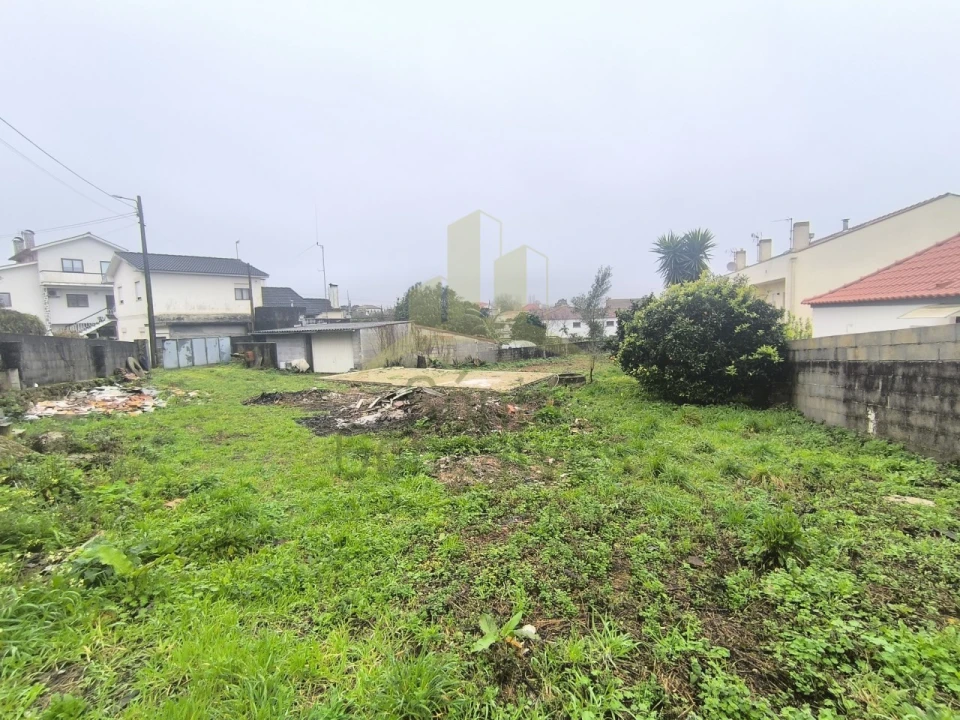 Terreno para Venda em Santa Marta de Portuzelo Foto 1