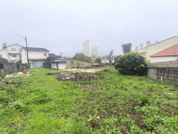 Terreno para Venda em Santa Marta de Portuzelo