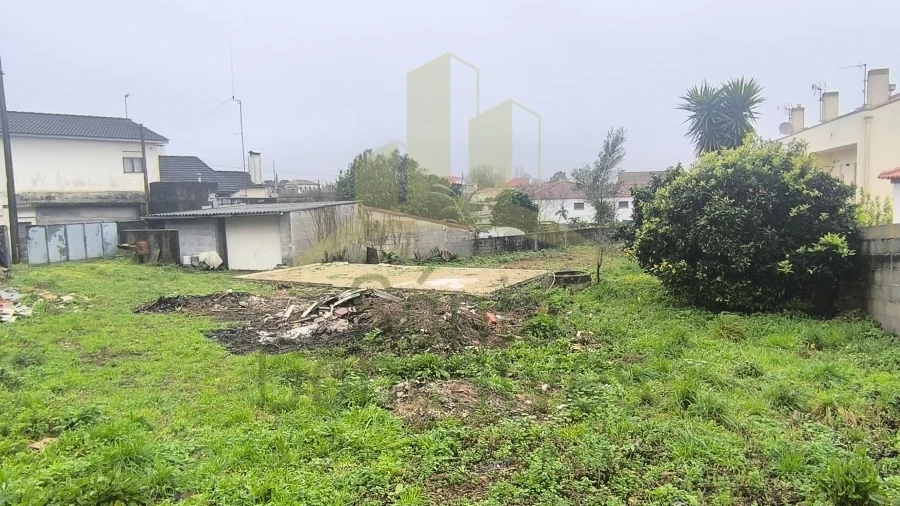 Terreno para Venda em Santa Marta de Portuzelo
