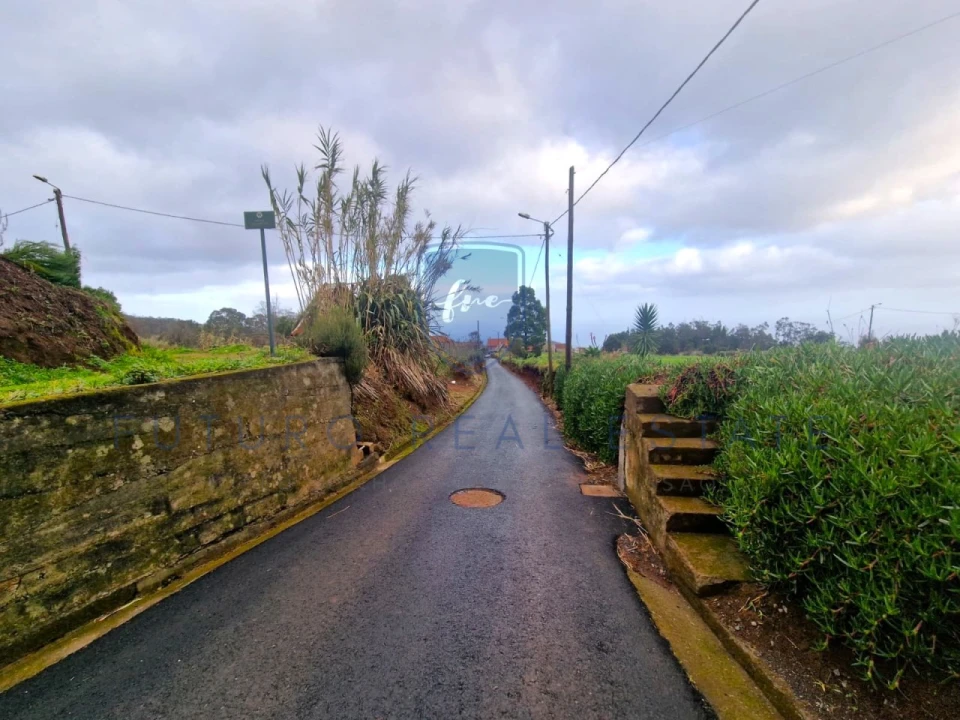 Terreno para Venda em Porto Moniz Foto 22