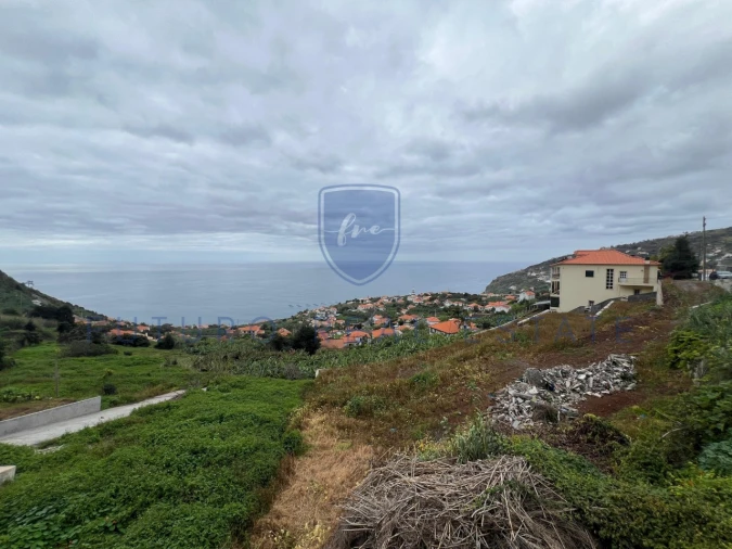 Terreno para Venda em Arco da Calheta Foto 3