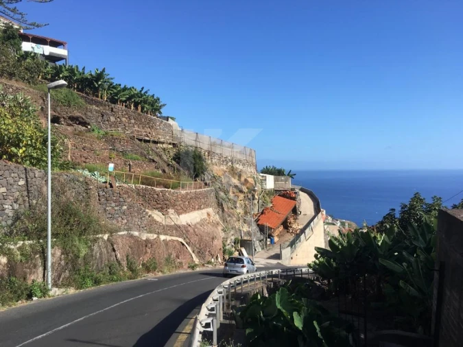 Terreno para Venda em Camara de Lobos Foto 2