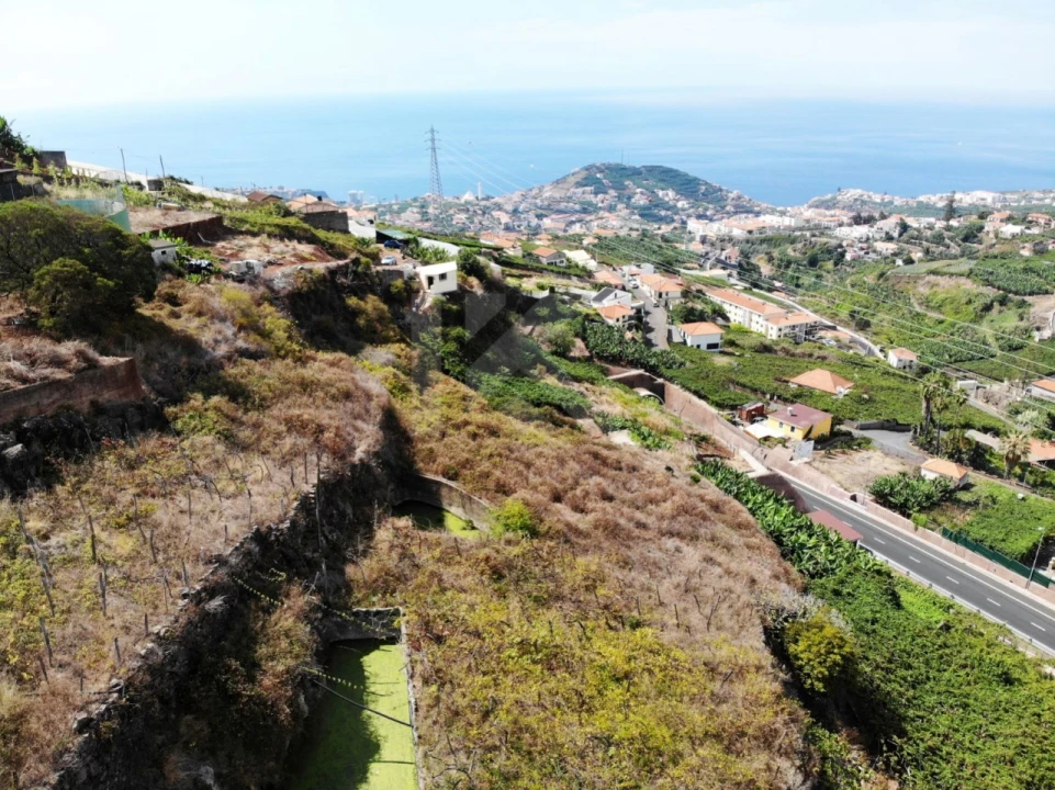 Terreno para Venda em Estreito de Camara de Lobos Foto 6