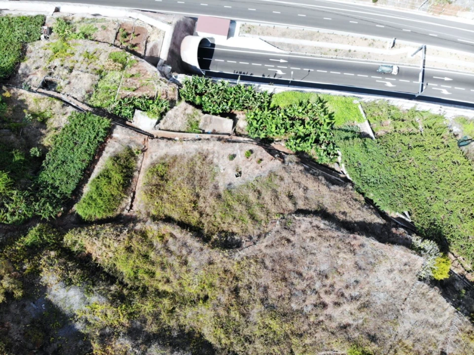 Terreno para Venda em Estreito de Camara de Lobos Foto 4
