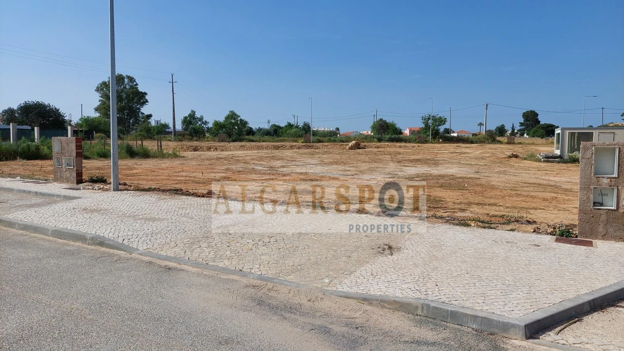 Terreno para Venda em Alcantarilha e Pêra Foto 2