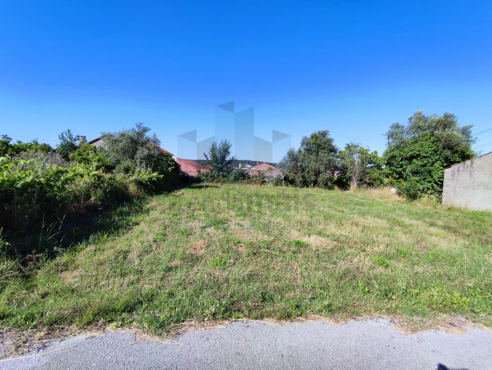 Terreno para Venda em Sebal e Belide Foto 1