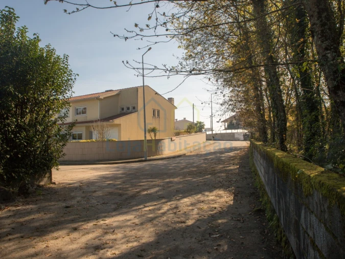Terreno para Venda em Merelim (São Paio), Panoias e Parada de Tibães Foto 11
