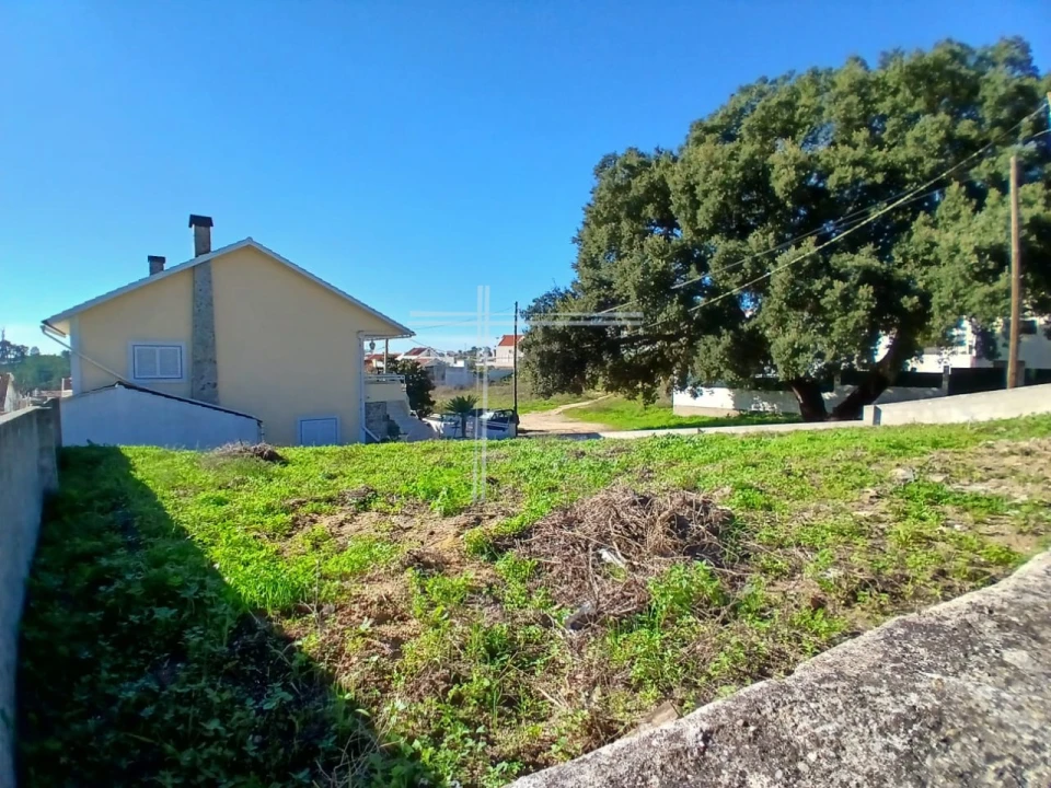 Terreno para Venda em Charneca de Caparica e Sobreda Foto 1