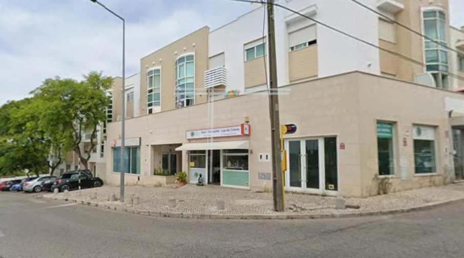 Loja para Arrendamento em Charneca de Caparica e Sobreda Foto 3