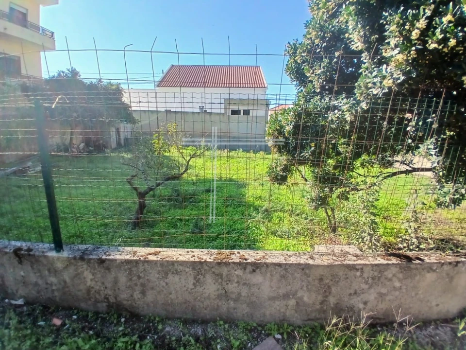 Terreno para Venda em Charneca de Caparica e Sobreda Foto 3