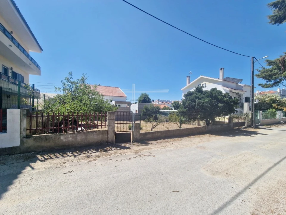 Terreno para Venda em Charneca de Caparica e Sobreda Foto 6