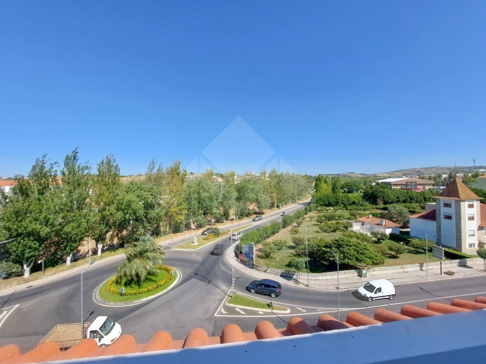 Apartamento T4 para Venda em Lourinhã e Atalaia Foto 1