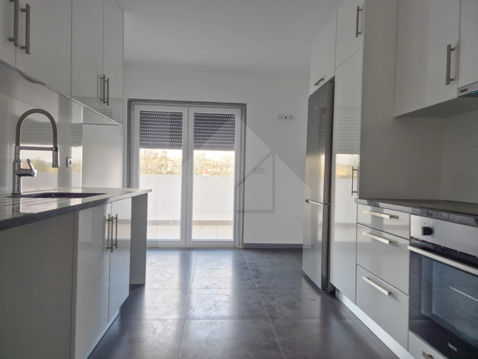 Apartamento T4 para Venda em Lourinhã e Atalaia Foto 16