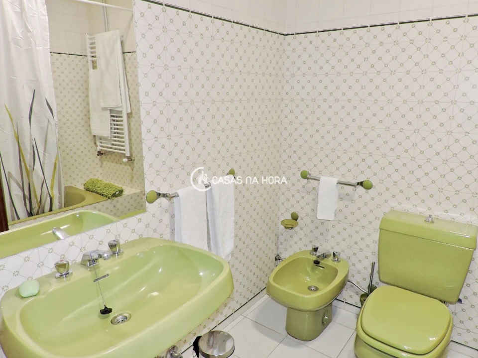 Moradia T4 para Arrendamento em Lordelo Foto 11