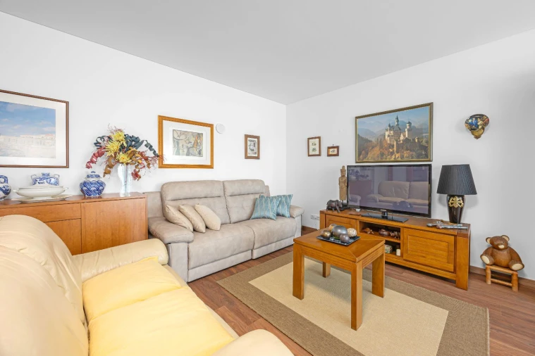 Apartamento T3 para Venda em Odivelas Foto 2