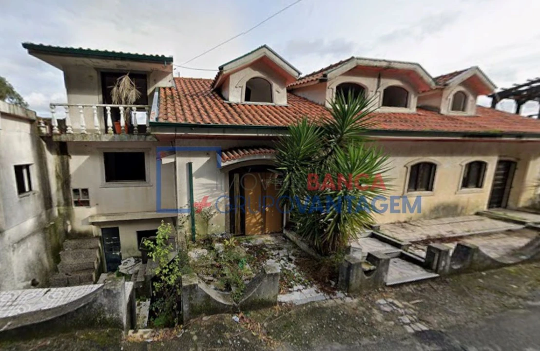 Moradia T4 para Venda em Lordelo Foto 1