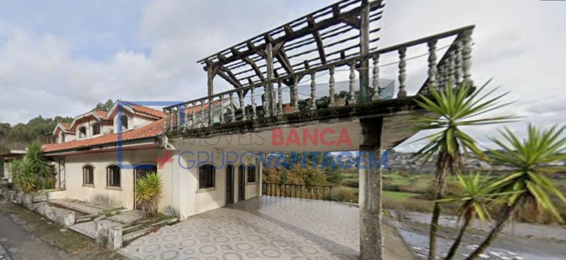 Moradia T4 para Venda em Lordelo Foto 2