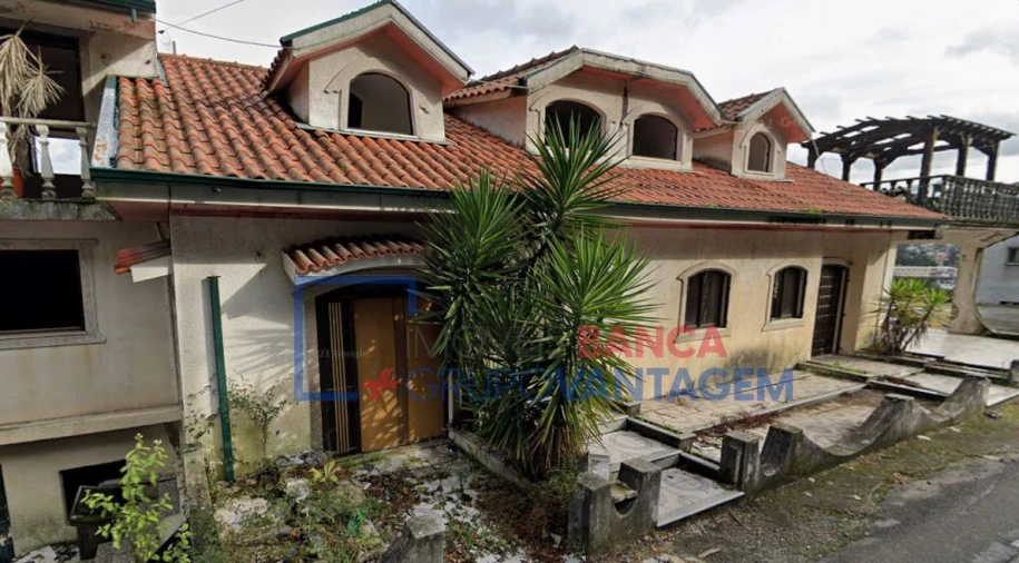 Moradia T4 para Venda em Lordelo Foto 3