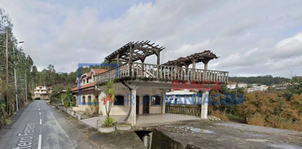 Moradia T4 para Venda em Lordelo Foto 4