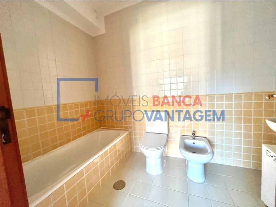 Apartamento T3 para Venda em Aguas Santas Foto 17