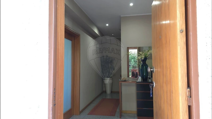 Moradia T3 para Venda em São João da Madeira Foto 3