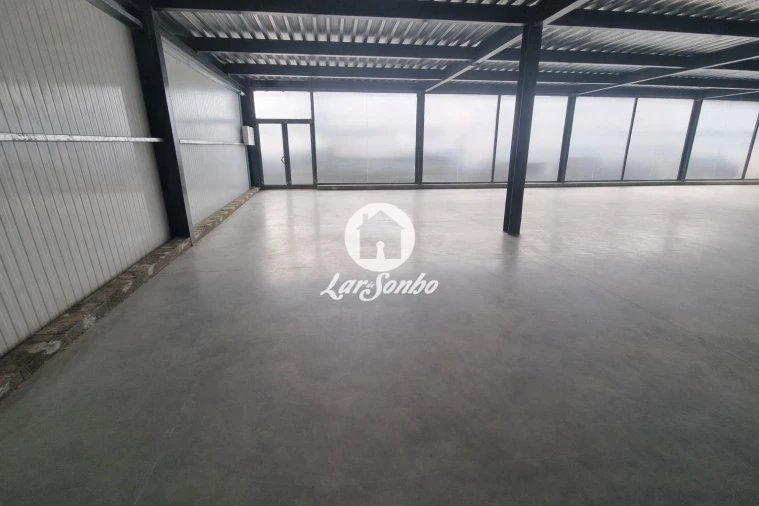 Loja para Arrendamento em Alheira e Igreja Nova Foto 5