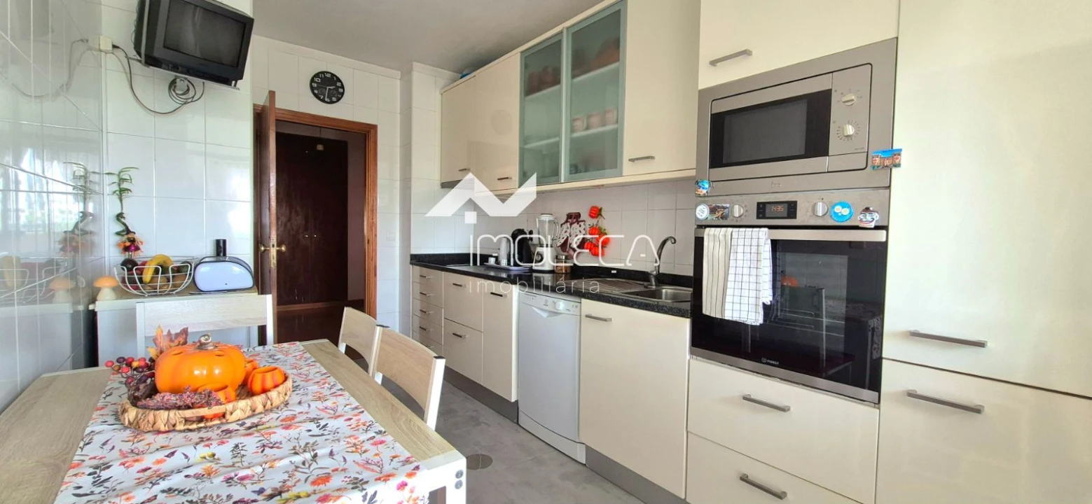 Apartamento T2 para Venda em Moreira Foto 4