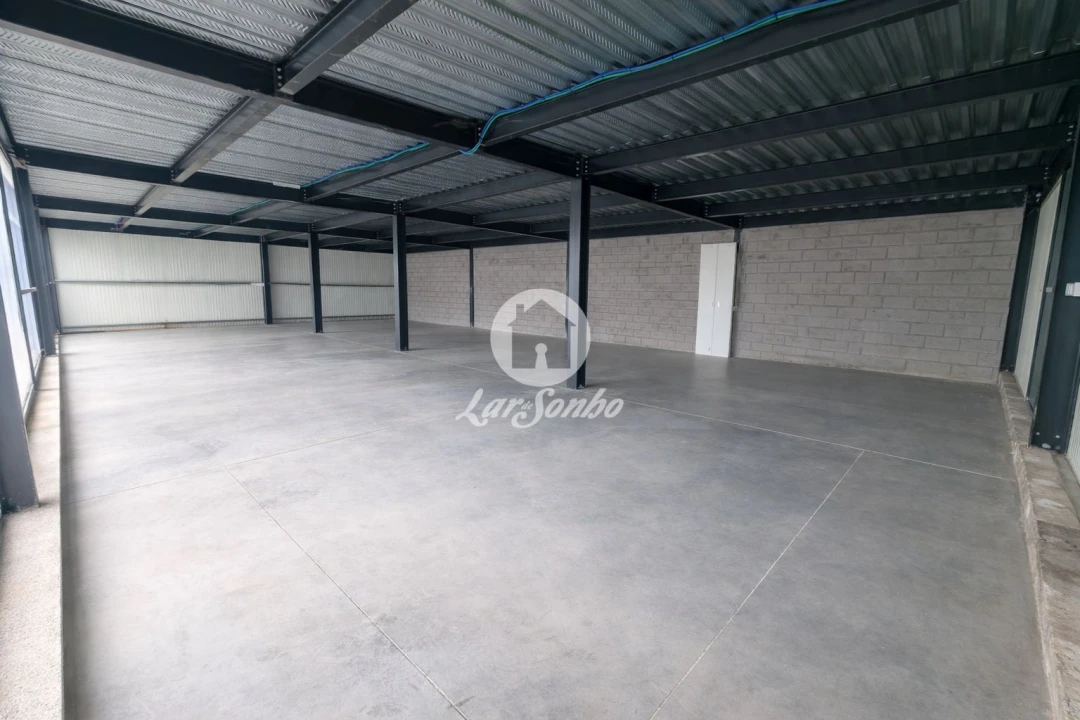 Loja para Arrendamento em Alheira e Igreja Nova Foto 7