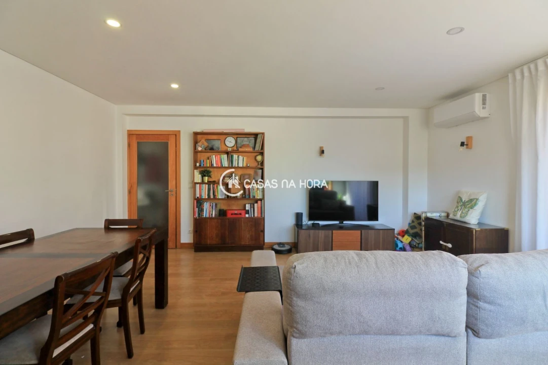 Apartamento T2 para Venda em Castêlo da Maia Foto 5