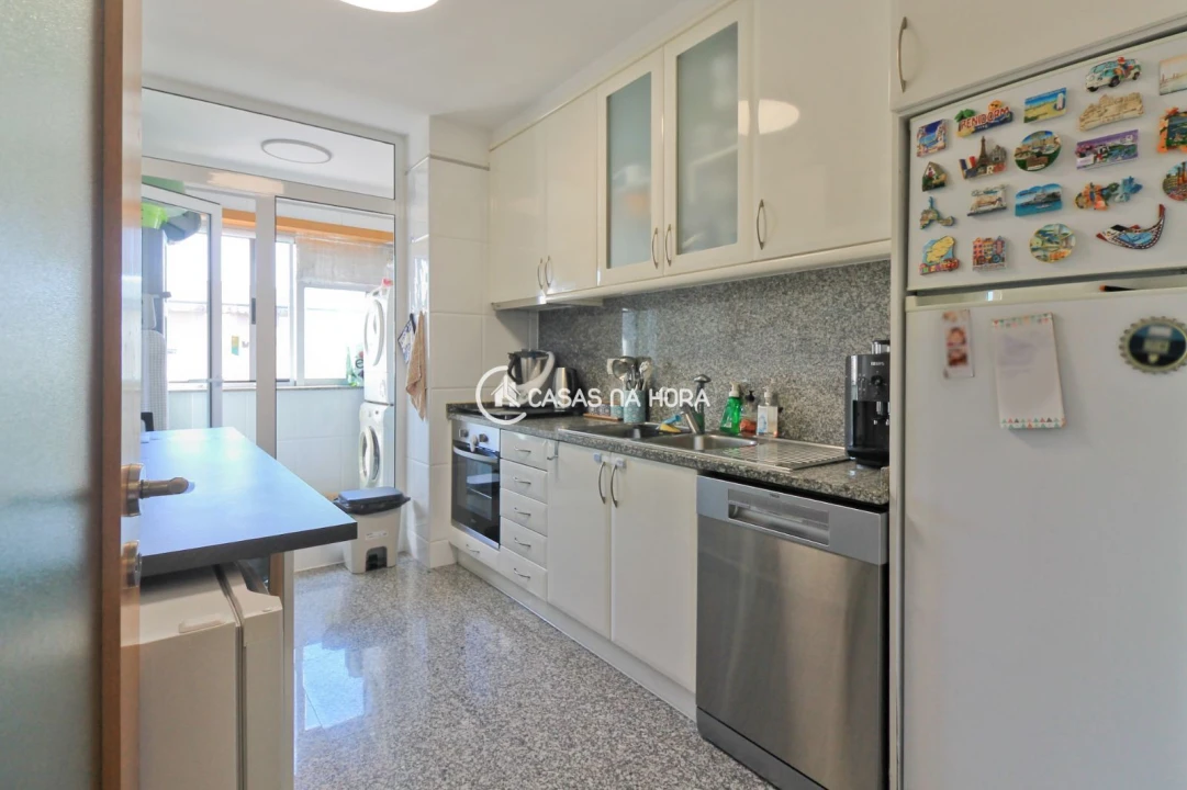 Apartamento T2 para Venda em Castêlo da Maia Foto 9